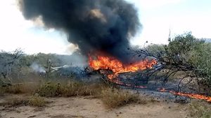 Detik-detik Helikopter Jatuh dan Terbakar di Venezuela