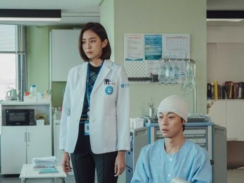 Drama Korea Ghost Doctor (2022) Drama Korea Ghost Doctor (2022)