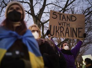 Dukungan Warga Eropa untuk Ukraina yang Dibayangi Invasi Rusia