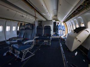 Dihajar Pandemi, Pesawat Komersial Diubah Jadi Pesawat Kargo