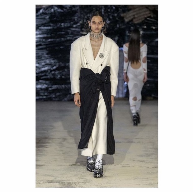 Rizal Rama pada show Edward D. Crutchley/