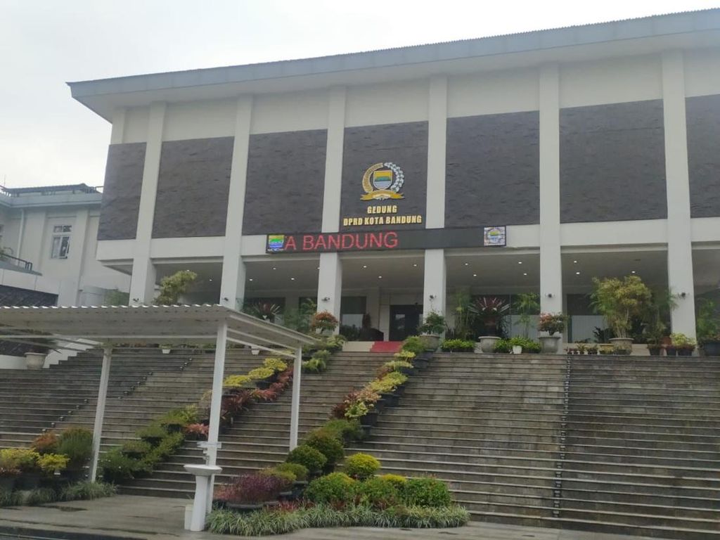 DPRD Dorong Pemkot Bandung Tertibkan Aset di Kawasan Punclut