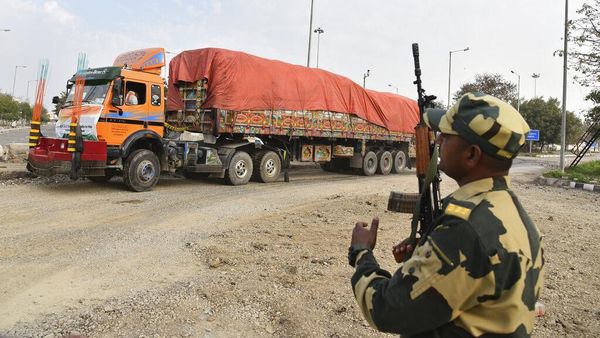 India Kirim Bantuan Ribuan Ton Gandum ke Afghanistan