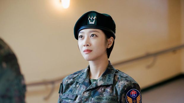 Jo Bo-ah dalam drama Military Prosecutor Doberman Jo Bo-ah, pemeran Cha Woo-in dalam drama Military Prosecutor Doberman (2022).