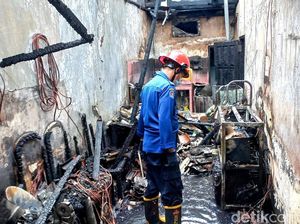 Rumah Sekaligus Tempat Servis Elektronik di Banyuwangi Terbakar Rumah Sekaligus Tempat Servis Elektronik di Banyuwangi Terbakar