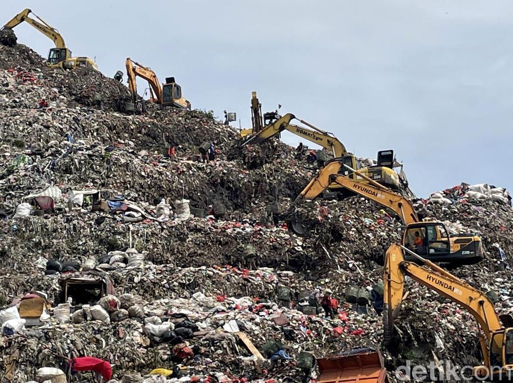 Banyak Aktivitas Bakar Sampah di Jabodetabek, Apa Dampaknya?