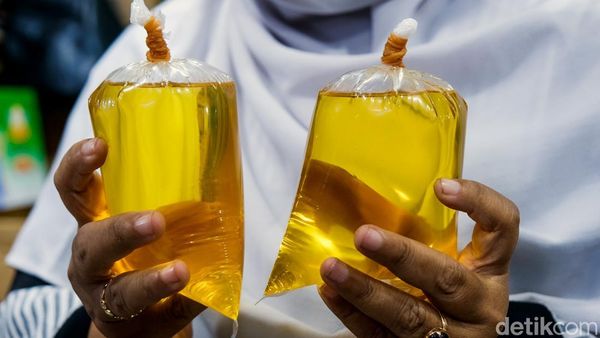 Minyak Goreng Masih Langka, Harga Tembus Rp 20 Ribu di Tangsel