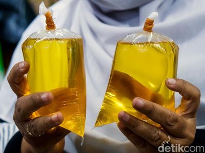 Minyak Goreng Masih Langka, Harga Tembus Rp 20 Ribu di Tangsel