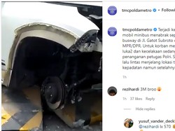 Ngilu! Mobil Mewah Lexus Tabrak Separator Busway, Rodanya Sampai Copot