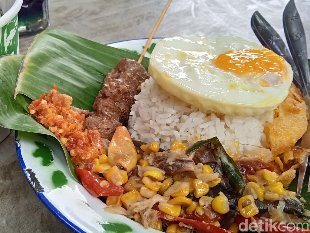 Nasi Peda Pelangi: Nikmatnya Makan Siang Pakai Ikan Peda dan Cumi Hitam di SCBD Nasi Peda Pelangi: Nikmatnya Makan Siang Pakai Ikan Peda dan Cumi Hitam di SCBD