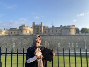 Anak Driver Ojol Raih Beasiswa di UK, Belajar Bahasa Inggris Sampai Nangis