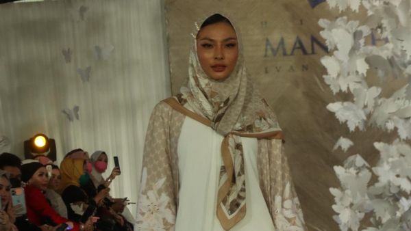 10 Koleksi Ivan Gunawan Untuk Busana Lebaran 2022