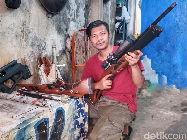 Pandemi Bikin Penjualan Senapan Angin Merosot