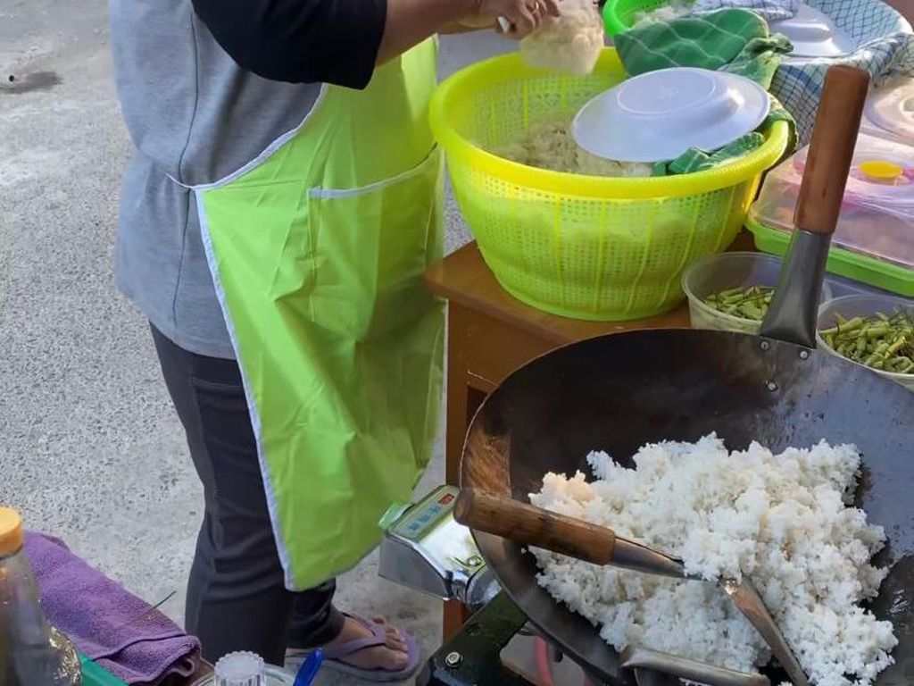 Penampilan Nasi Goreng Harga Rp 5 Ribu yang Bikin Kaget