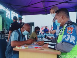30 Truk ODOL Terjaring Razia di Jembatan Timbang Tol Nganjuk