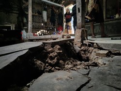 Cerita Warga Lebak Rasakan Pergerakan Tanah pada Malam Hari