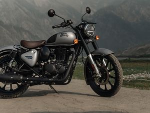Tampang Moge Klasik Royal Enfield Classic 350, Harganya Rp 105 Jutaan Tampang Moge Klasik Royal Enfield Classic 350, Harganya Rp 105 Jutaan