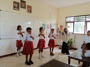 Yuk Bantu Sofi Majukan Pendidikan dan Kebersihan di Reda Meter Sumba!