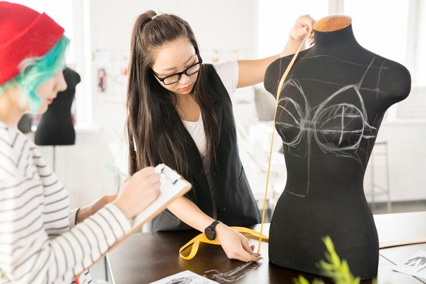 Stereotip yang melekat pada zodiak Pisces / Foto: Freepik @seventyfour Stereotip yang melekat pada zodiak Pisces