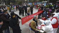 Corona Muncul Lagi, Warga Wuhan Ramai-ramai Tes COVID-19