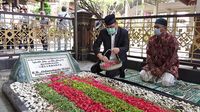 Wakil Ketum DMI Ziarah ke Makam Gus Dur