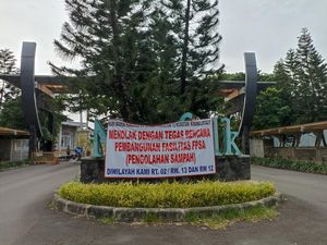 Warga Rorotan Jakut Tolak Pembangunan Pabrik Sampah! Warga Rorotan Jakut Tolak Pembangunan Pabrik Sampah!