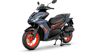 Lihat Lebih Dekat Yamaha Aerox 155 Versi 2022 yang Tampil Makin Berani