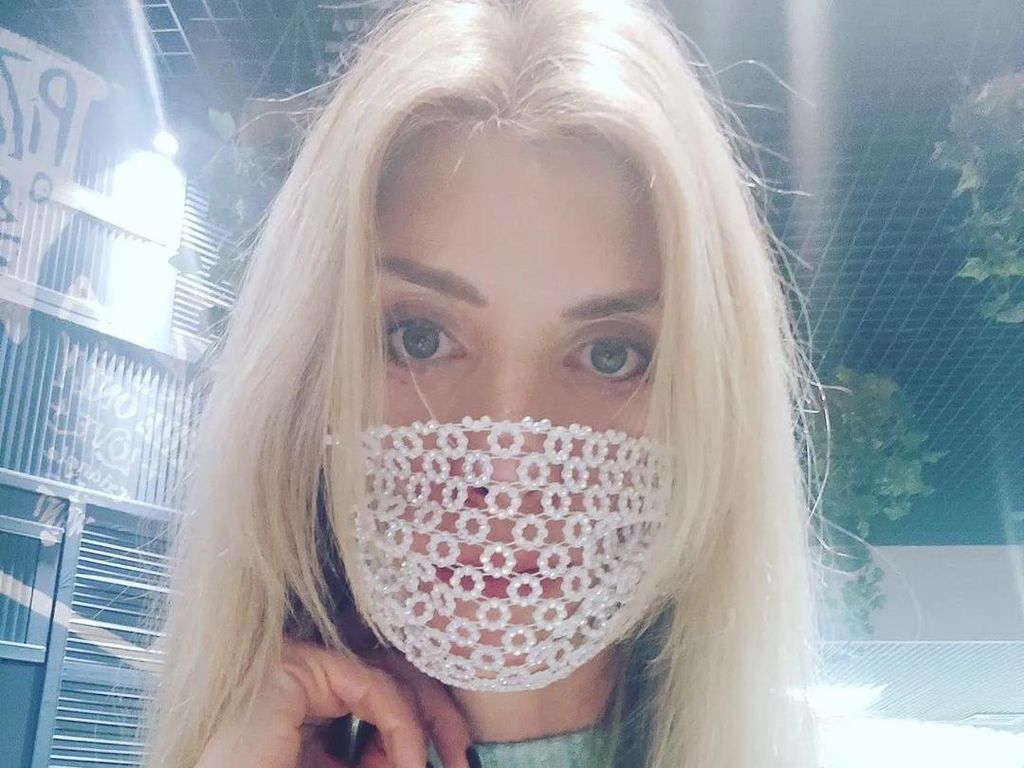 Kisah Ratu Kecantikan Rusia Gagal Oplas, Tak Bisa Tutup Mata dan Tersenyum Kisah Ratu Kecantikan Rusia Gagal Oplas, Tak Bisa Tutup Mata dan Tersenyum