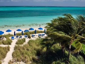 Cantik dan Eksotis, Ini 10 Pantai Terbaik di Dunia