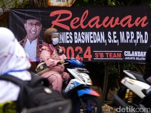 Ada Spanduk Relawan Anies Baswedan Mejeng di Lebak Bulus