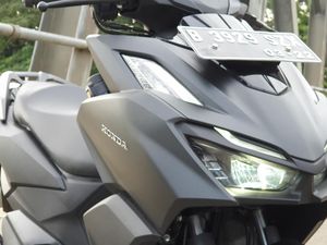 Irit! Honda Vario 160 Punya Konsumsi BBM di Atas 50 Km per Liter Irit! Honda Vario 160 Punya Konsumsi BBM di Atas 50 Km per Liter