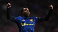Anthony Elanga sejatinya adalah penyerang sayap. Namun di tangan manajer Erik ten Hag, bisa saja pemain berusia 20 tahun itu jadi striker tengah (AP/Manu Fernandez)