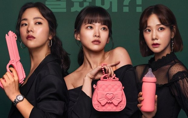 Dalam drama Be Melodramatic, salah satu pemeran utamanya bekerja sebagai tim pemasaran produk yang bertugas menaruh produk sponsor dalam adegan drama