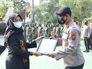 Forpimka di Banyuwangi Diganjar Penghargaan Ungkap Pembacokan Ketua MUI Forpimka di Banyuwangi Diganjar Penghargaan Ungkap Pembacokan Ketua MUI