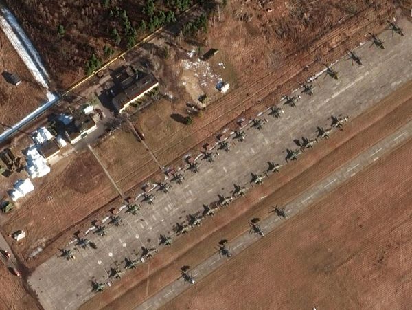 Foto Satelit Ungkap Pergerakan Militer Rusia ke Ukraina