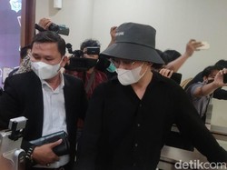 Penuhi Panggilan Bareskrim, Indra Kenz Bungkam