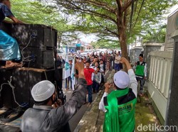 Sidang Tuntutan Penista Agama M Kace Dikawal Ulama dan Santri