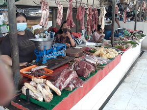 Cek Harga di Pasar Solo: Daging Sapi Stabil, Daging Ayam Merangkak Naik Cek Harga di Pasar Solo: Daging Sapi Stabil, Daging Ayam Merangkak Naik