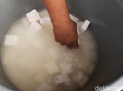 Pedagang Tahu-Tempe di Tasikmalaya Menggeliat Lagi