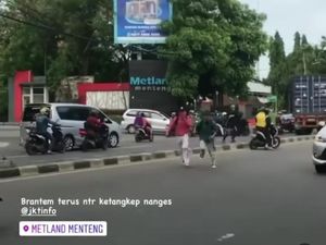 Viral Pelajar Tawuran Acungkan Celurit di Jalanan Cakung, Polisi Selidiki