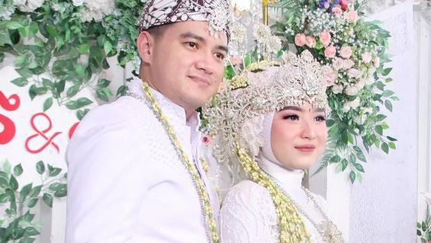 Dugaan perselingkuhan mantan suami Mawar AFI, Steno Ricardo dengan Susi babysitter yang ia nikahi bikin heboh. Yuk, intip potret Susi!