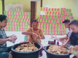 Jerit Pembuat Keripik Tempe Ngawi yang Kelabakan Kala Minyak Goreng Langka