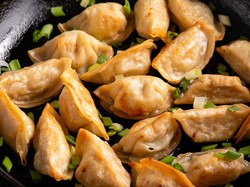 Resep Gyoza Goreng yang Gurih Renyah Padat Isiannya untuk Camilan