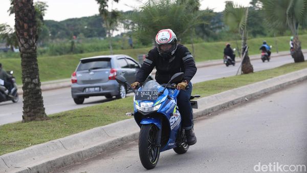 Suzuki Gixxer SF 250: Motor Sport Fairing 250cc yang Pas Buat Touring
