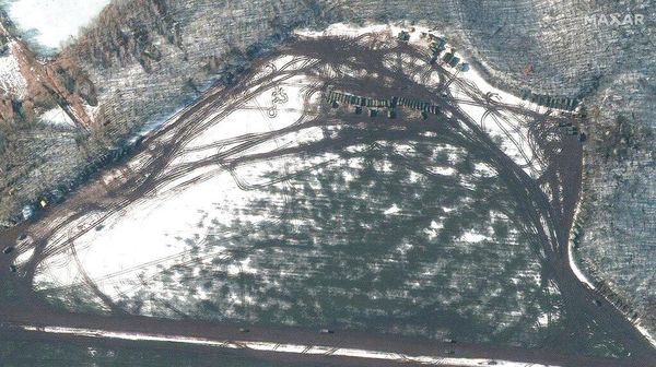 Tangkapan Satelit Saat Militer Rusia Merapat ke Ukraina
