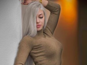 8 Foto Mantan Tentara Rusia Cantik yang Dipecat Setelah Jadi Ratu Kecantikan