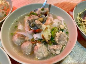 Gurihnya Nagih! Bakso Urat ala Pontianak dengan Taburan Daun Ketumbar Gurihnya Nagih! Bakso Urat ala Pontianak dengan Taburan Daun Ketumbar