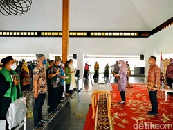 Pesan Bupati Ipuk ke PNS Baru: Jangan Malas, Tingkatkan Kapasitas Diri