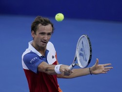 Medvedev Antara Peringkat Satu Dunia dan Invasi Rusia ke Ukraina