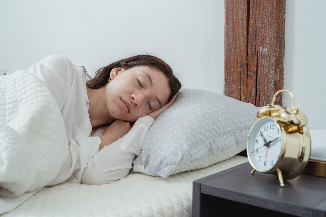 HL Tips Tidur Nyenyak saat Terinfeksi Covid-19/Foto: Pexels.com/Miriam Alonso